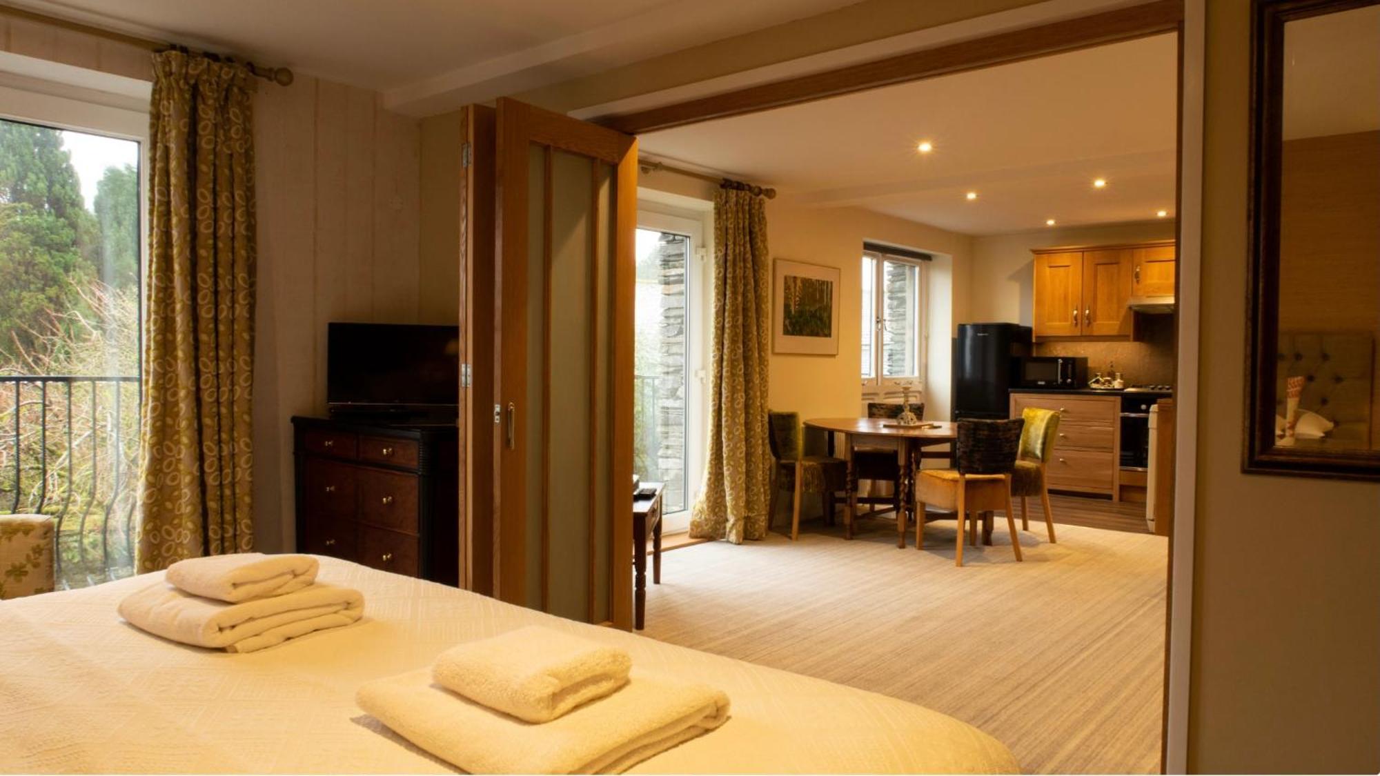 Yewfield Self Catering Apartments ホークスヘッド エクステリア 写真