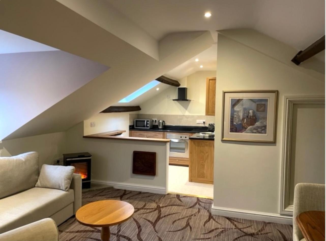 Yewfield Self Catering Apartments ホークスヘッド エクステリア 写真