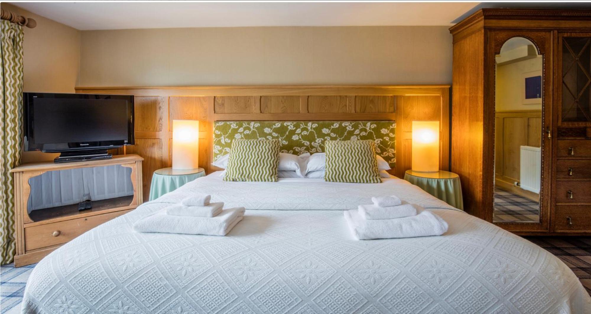Yewfield Self Catering Apartments ホークスヘッド エクステリア 写真