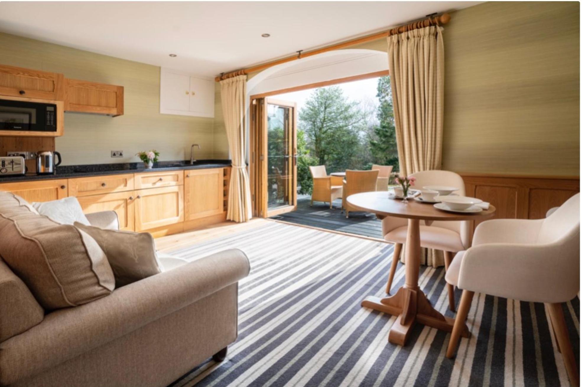 Yewfield Self Catering Apartments ホークスヘッド エクステリア 写真