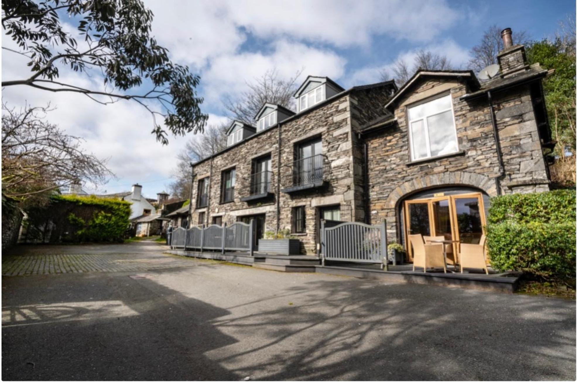 Yewfield Self Catering Apartments ホークスヘッド エクステリア 写真